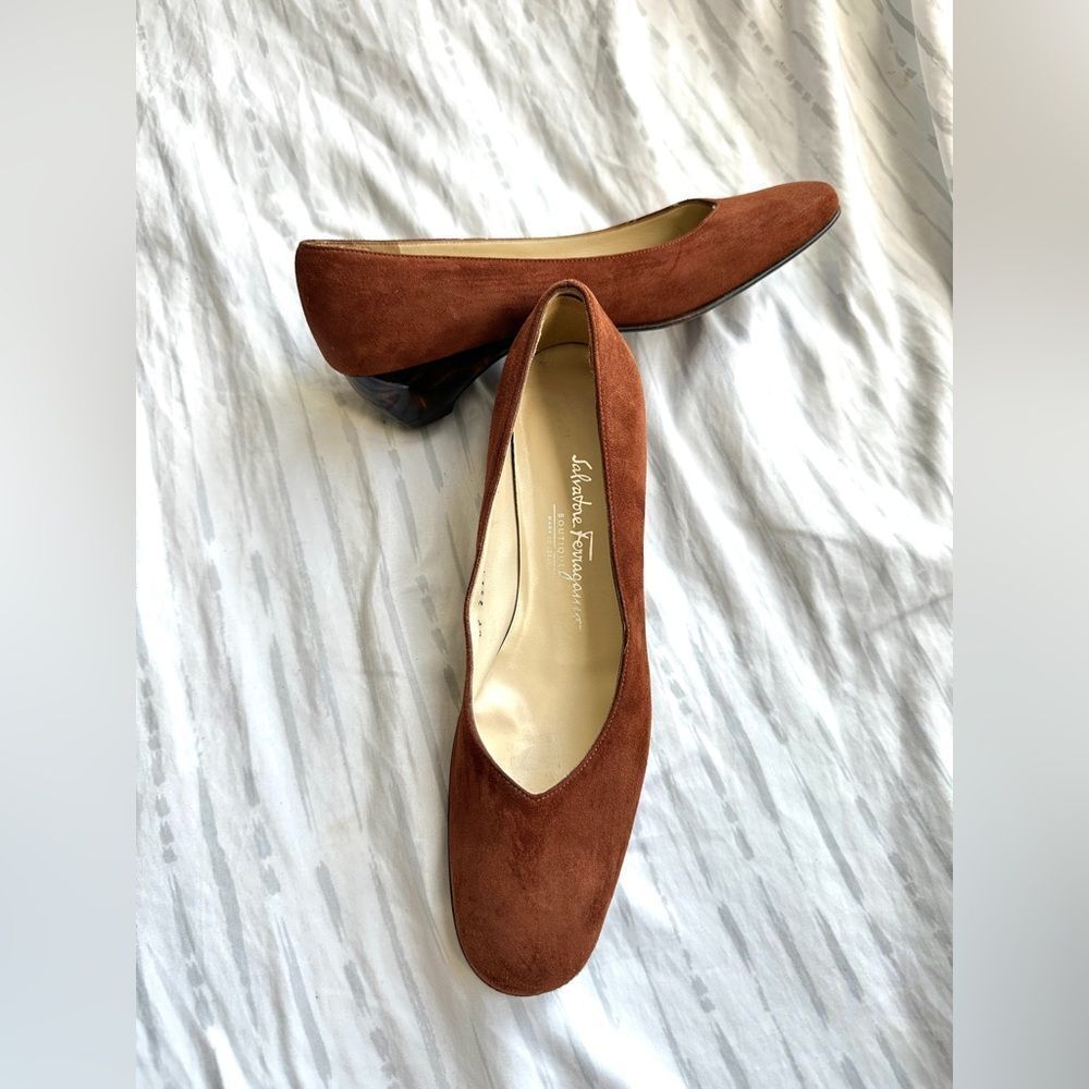 Salvatore Ferragamo brown Suede Tortoise Heels women’s size 7- 3A Italy - Picture 8 of 12